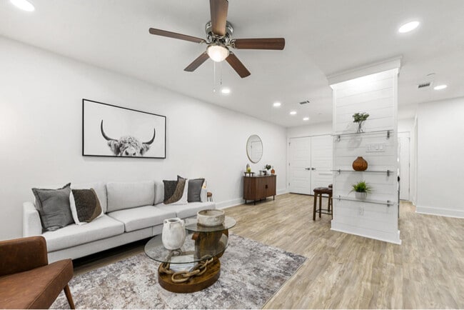 Photo - 1000 Middle Ln