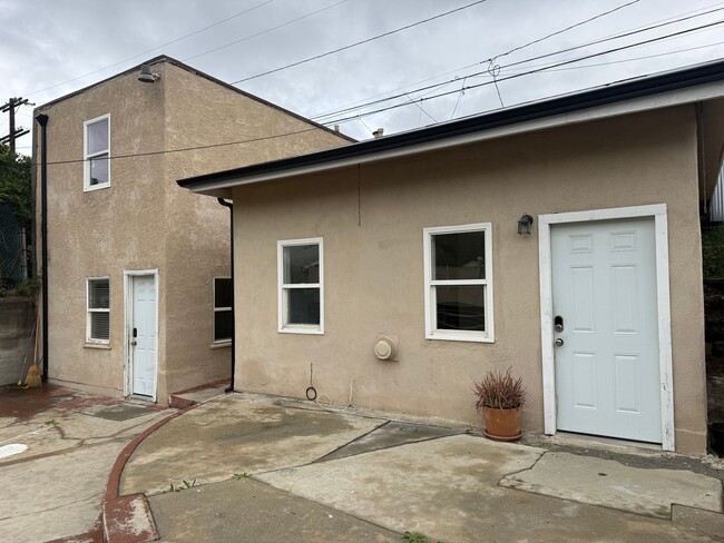 Building Photo - 241 N Ave 49 Unit 243 N Ave 49