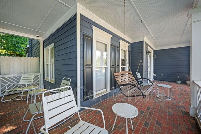 Photo - 2506 Retreat Dr NE