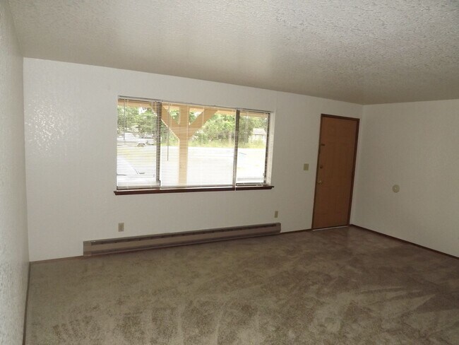 Photo - Cute 2 Bedroom Townhouse In Spanaway!!