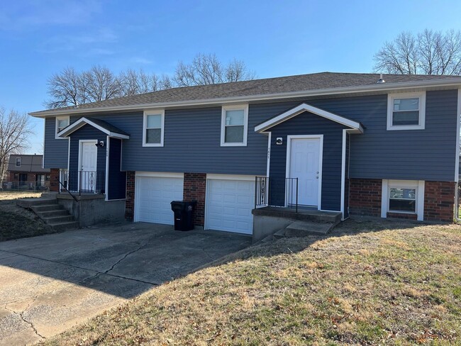 3/1 duplex in Independence - 3/1 duplex in Independence Townhome