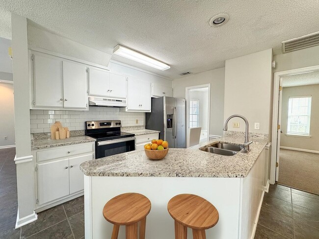 Photo - 8 Clayton Ln