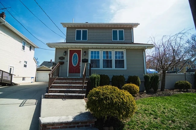 Photo - 65 Constant Ave