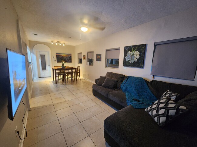 Photo - 2138 Tilden St