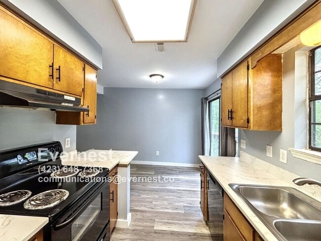 Photo - 3307 Pinewood Terrace