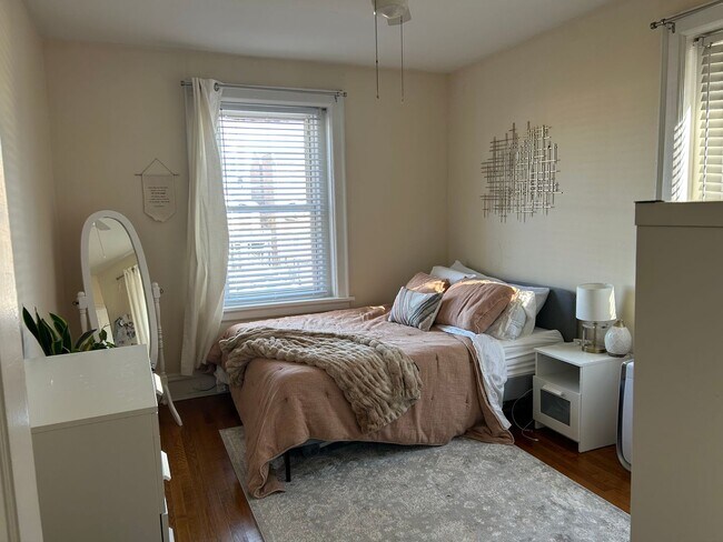 Photo - 2820 Monument Ave Unidad #2