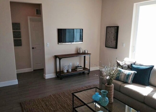 Photo - Beautiful 3 Bedroom, 3.5 Bathroom 2,350 Sq...