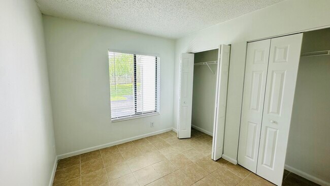 Photo - 1006 Green Pine Blvd Unidad H2