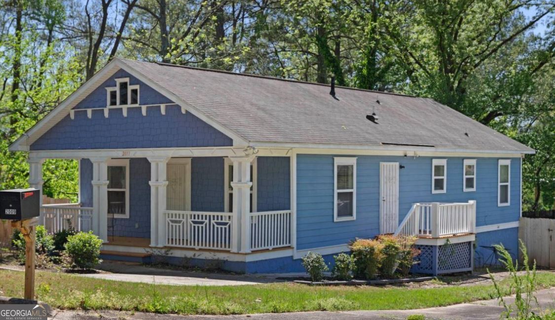 Photo - 2011 Lewis Rd SE