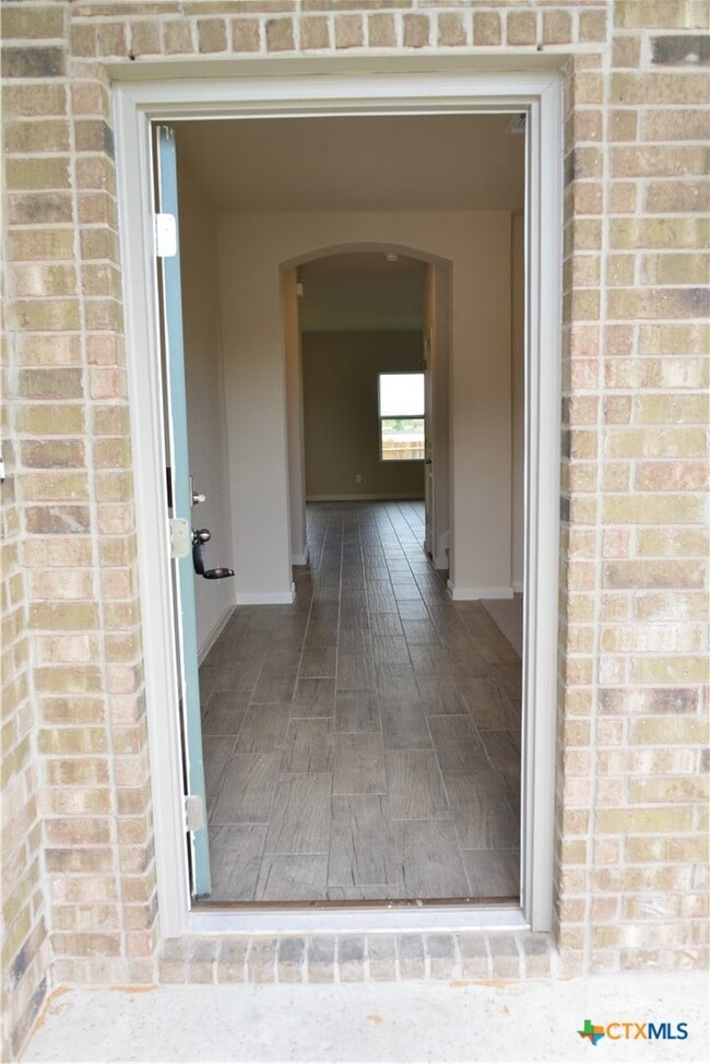 Photo - 741 Farmers Dell