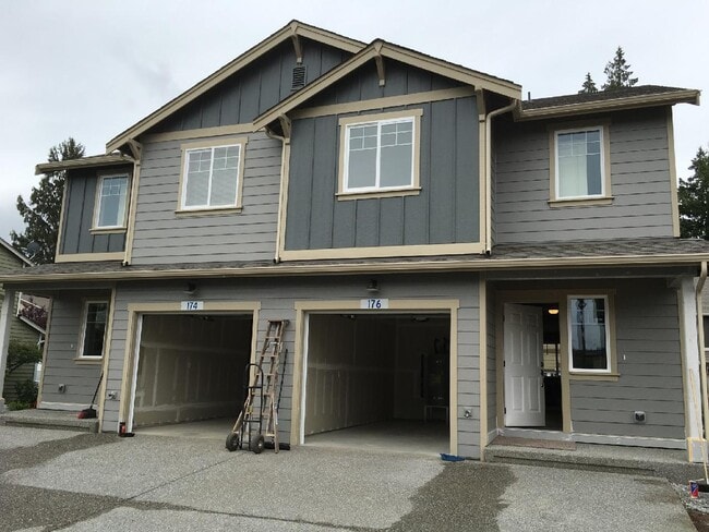 Photo - 176 N Township St