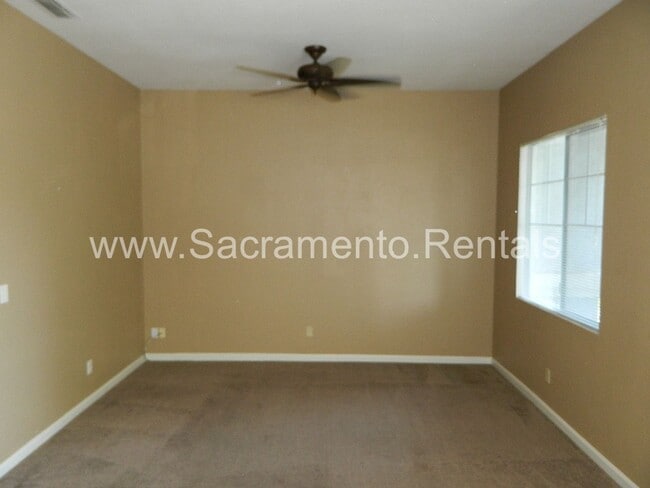 Photo - Nice 3bd/2ba Home with 2 Car Garage near Roseville Galleria