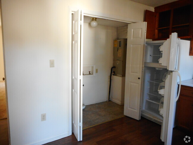 Building Photo - 215 Deer Ridge Trail Apt B Unit C