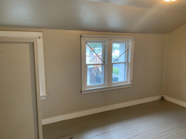 Photo - 2 Bedroom in Triplex Near Downtown and Campus Unit 1645 Mill St. #3
