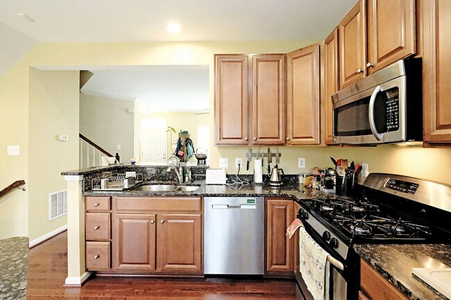 Photo - Pet-Friendly Townhome Convenient to UVA & Downtown