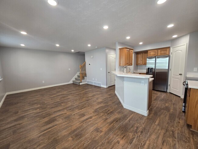 802 Big Leaf Ct