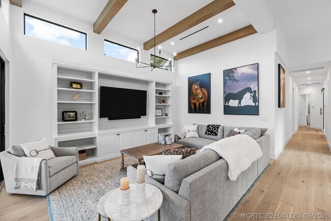 12618 Mallet Cir