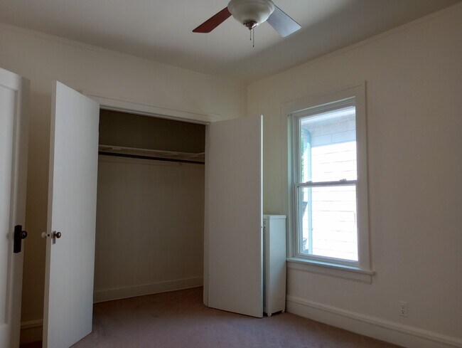 Photo - 5243 W Argyle St Unidad 2E