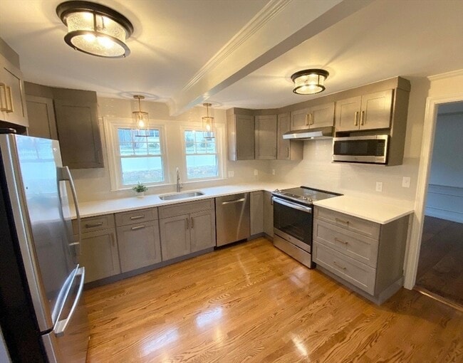 Photo - 34 Hazelton Ave