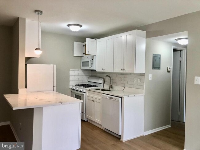 Photo - 4367A Americana Dr