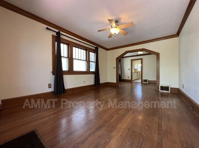 Photo - 421 19th St NE