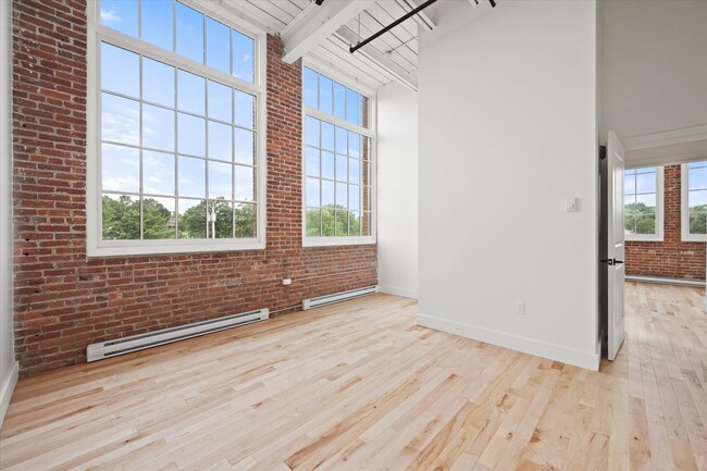 Photo - The Spinning Mill