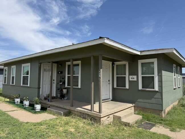 Building Photo - 319 E 29th St Rental