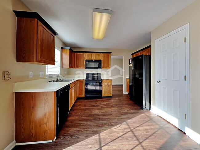 Photo - 120 Denby Dr