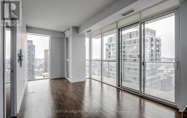 Photo - 126 Simcoe St Unit 2904