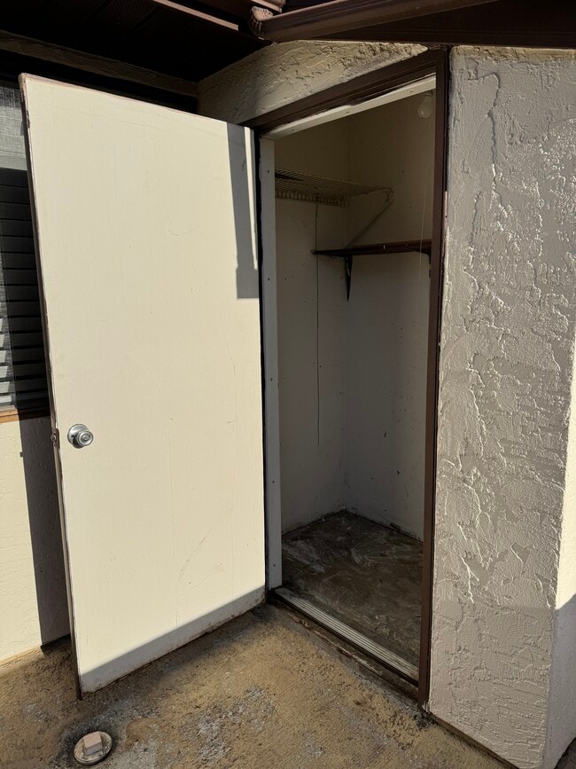 Storage shed - 5928 36th Ave Cir W Unit Villa