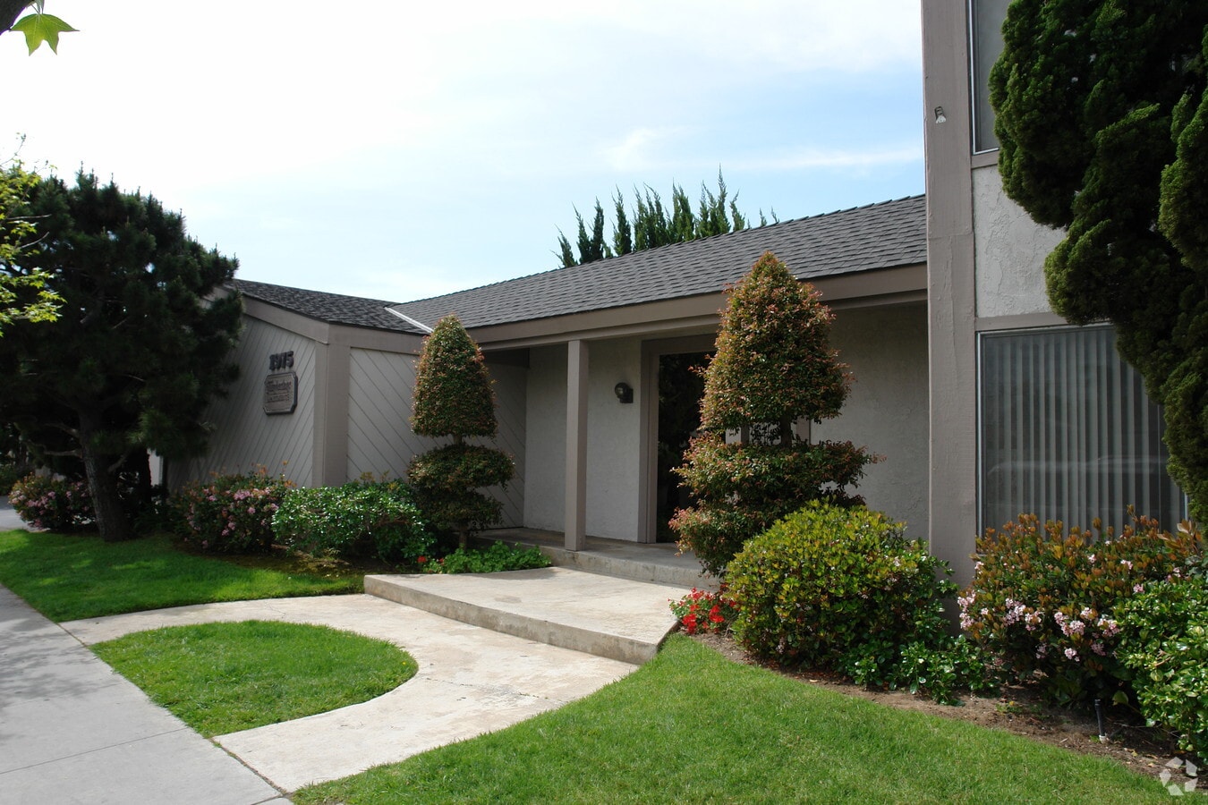 Timberlane Apartments - Timberlane Apartments