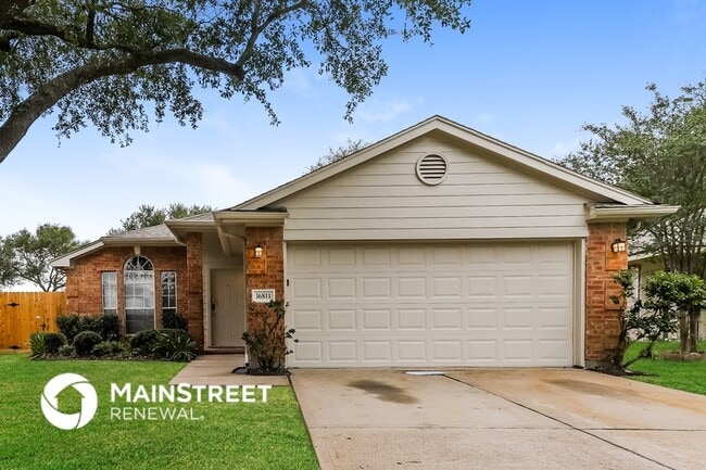 Building Photo - 16811 Creek Trail