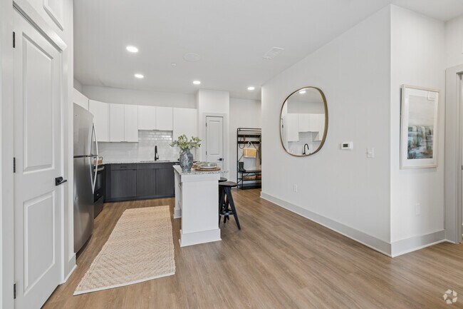 1BR, 1BA - 750SF - Dining Area