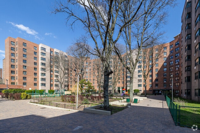 Fotografía del edificio - Riverdale Osborne Towers