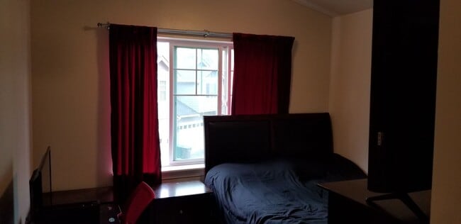 Photo - Two-Story Bremerton Home