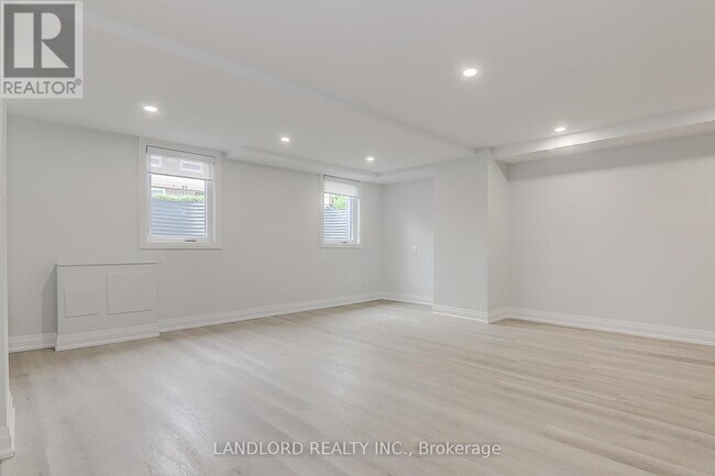 Photo - 115 Livingstone Ave