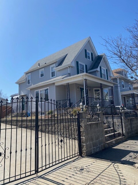 Photo - 136 Massachusetts Ave