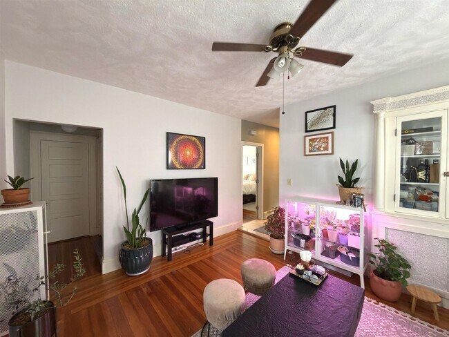 Photo - 9 Amaranth Ave Unidad 1