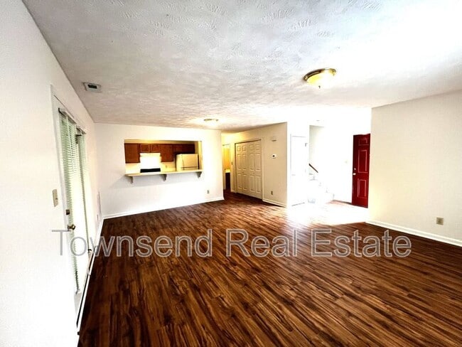 Photo - 1008 Ancestry Dr