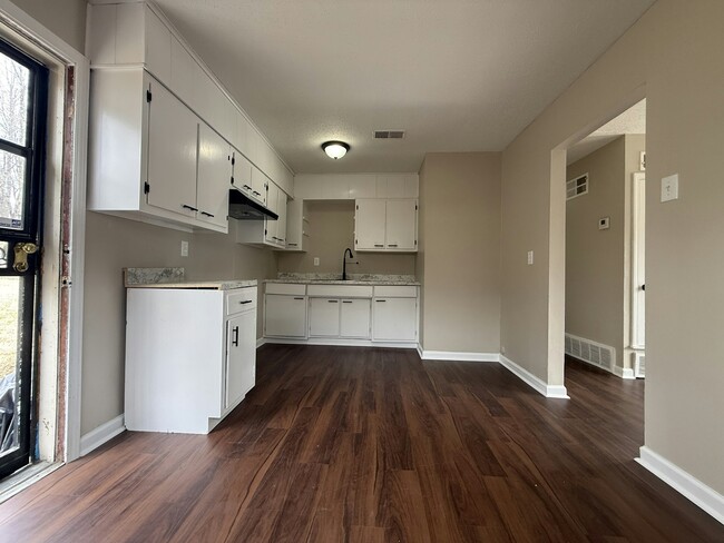 Photo - 256 Delta Rd