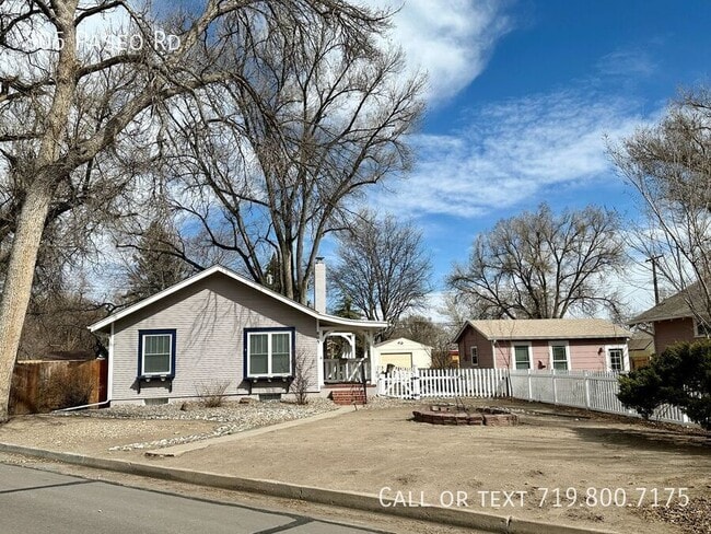 Building Photo - 805 Paseo Rd