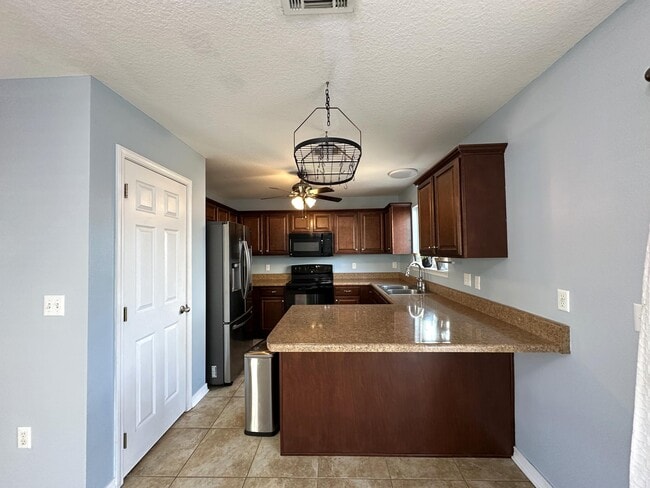 Photo - 417 Eisenhower Dr