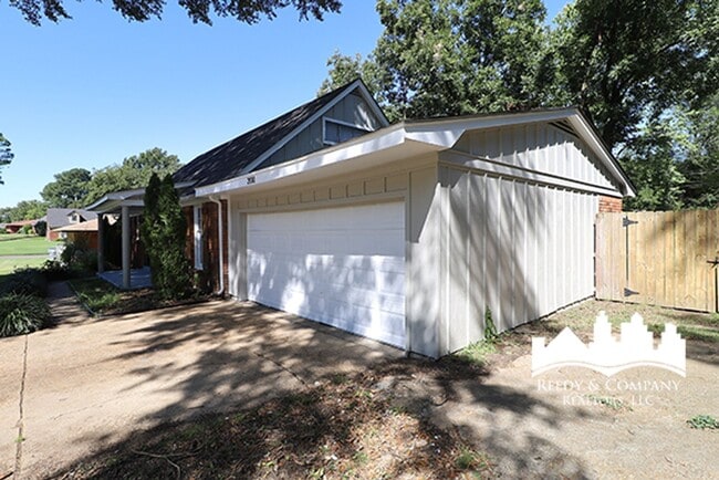 Photo - 2010 Tammwood Dr