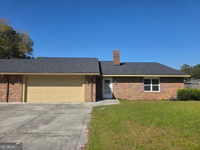 Building Photo - 310 W 5th St