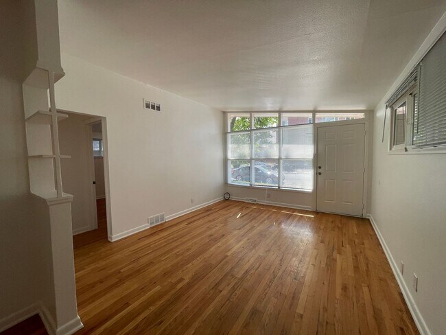 Photo - Charming 2 Bed, 1 Bath Duplex in Aurora