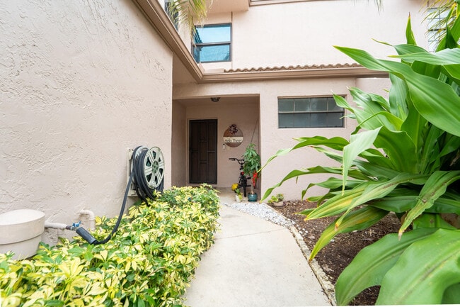 Photo - 1672 Cypress Pointe Dr Unit 1a