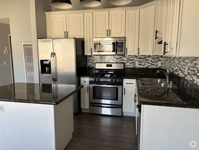 Building Photo - 1027 Newport Ave Unit 302 Rental