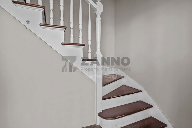 Photo - 471 Smithfield Ave Unit 2