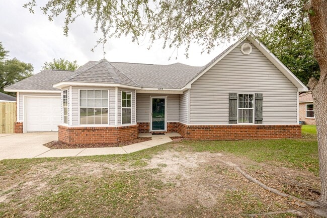 Building Photo - Freshly Renovated Rental Property