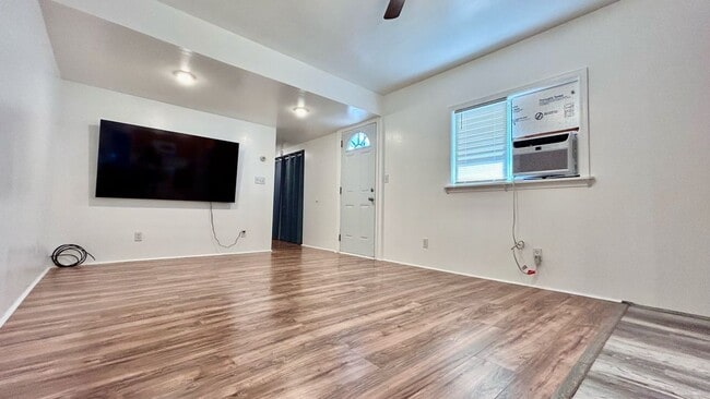 Photo - 202 Cactus Dr